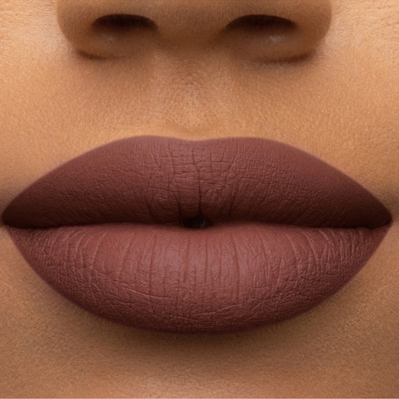 TOO FACED Melted Matte Liquid Lipstick - Finesse - Picture 5 of 5